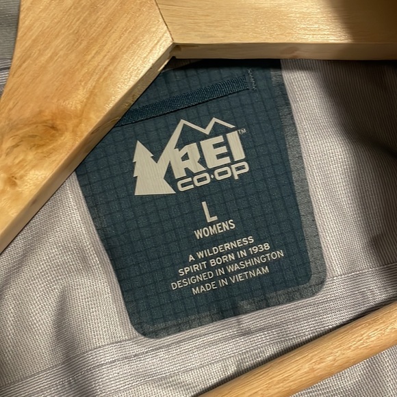 REI Gore tex jacket - Picture 2 of 5